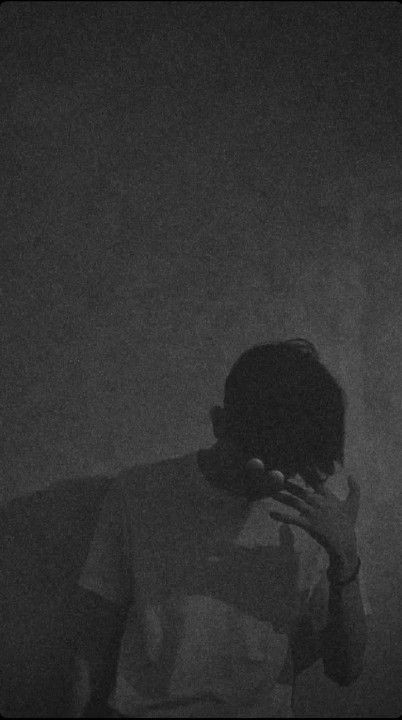 sad whatsapp dp girl attitude in english