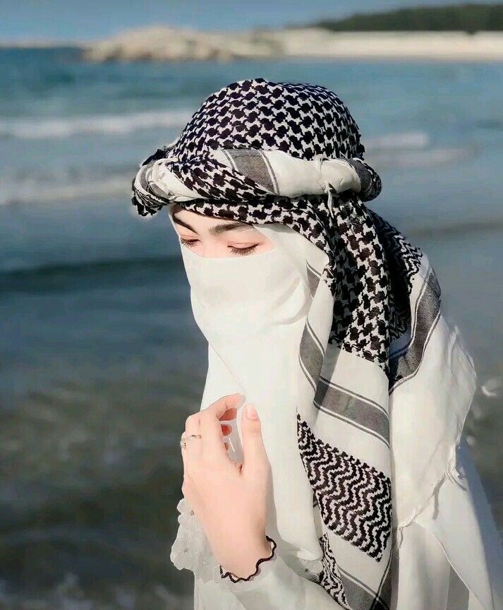 stylish instagram hijab dp with emoji