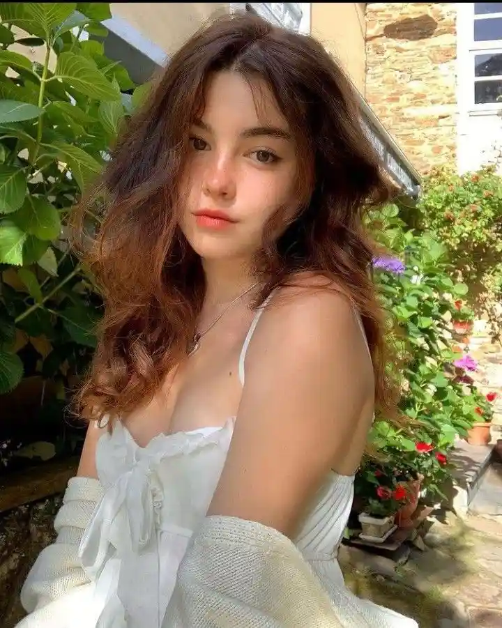 Beautiful Girl Photo Dp