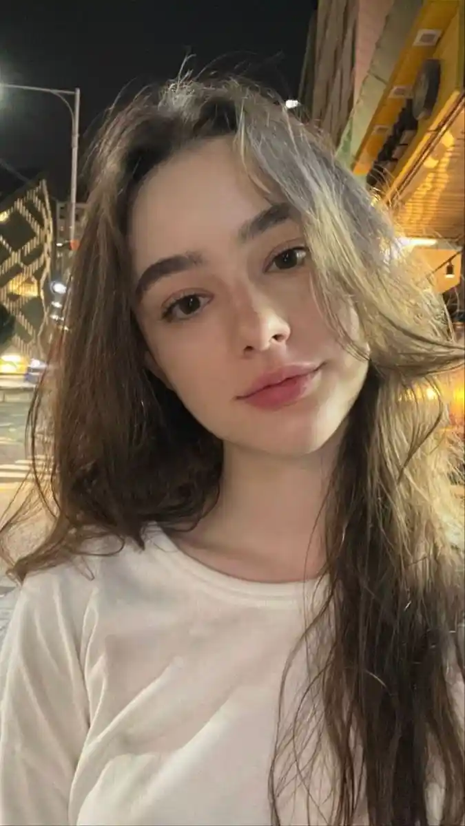 Beautiful Girl Photo Dp