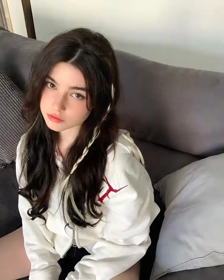 Beautiful Girl Photo Dp