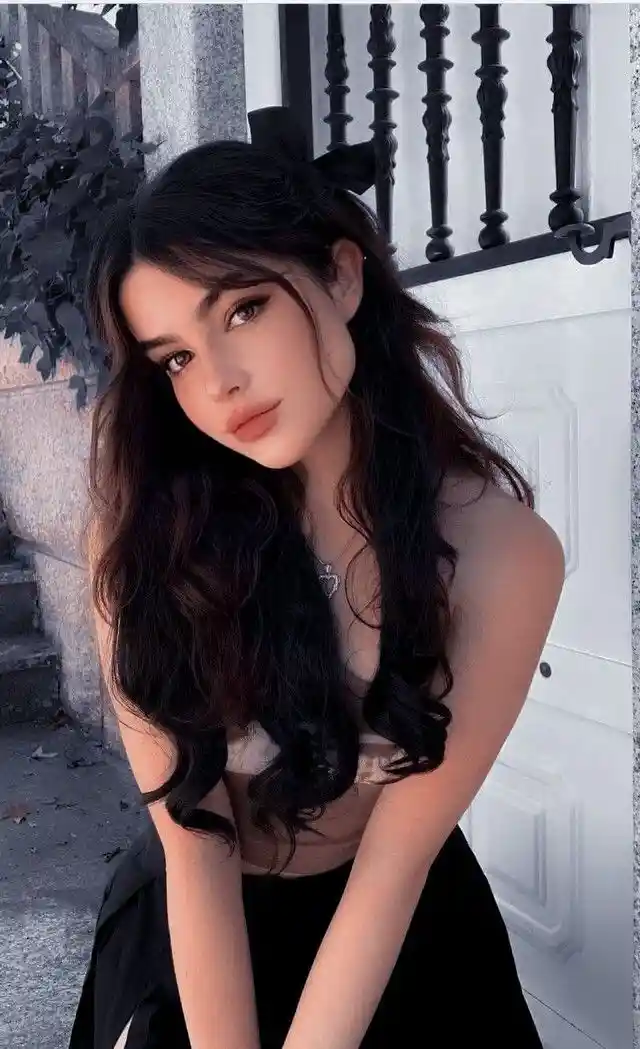 Beautiful Girl Photo Dp