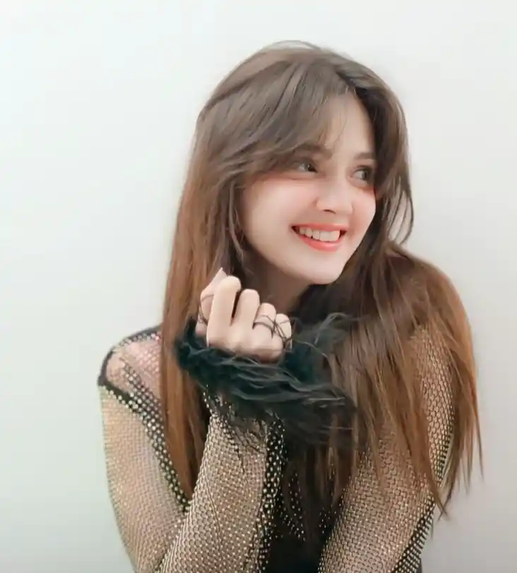 Cute Girl Pic for Instagram