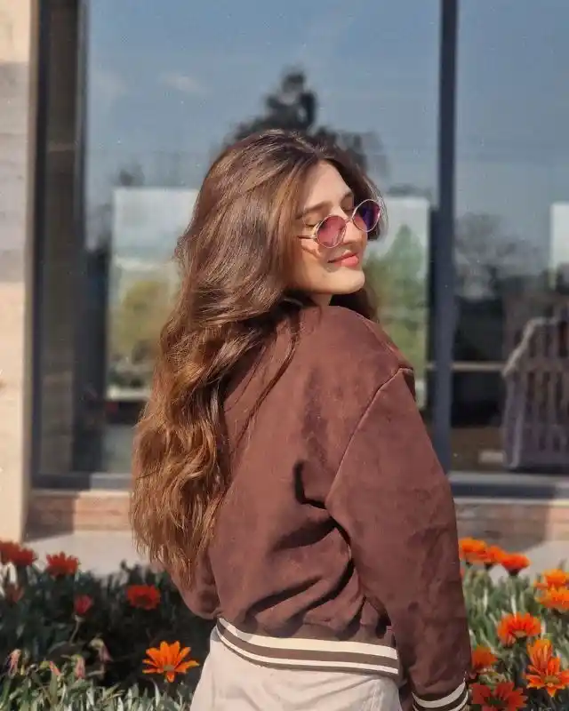 Cute Girl Pic for Instagram