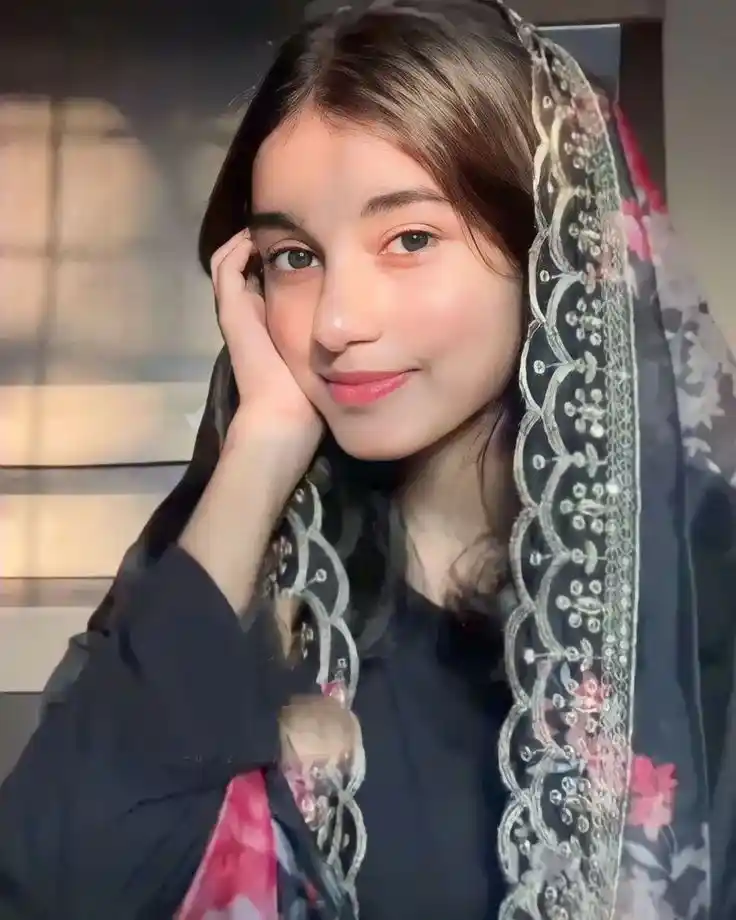 Cute Girl Pic for Instagram