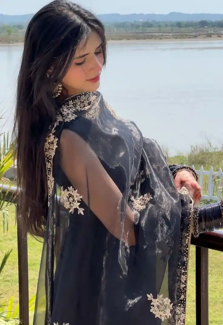 Cute Girl Pic for Instagram