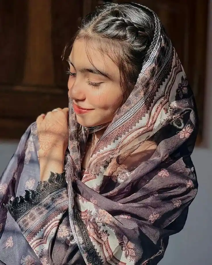 Cute Girl Pic for Instagram