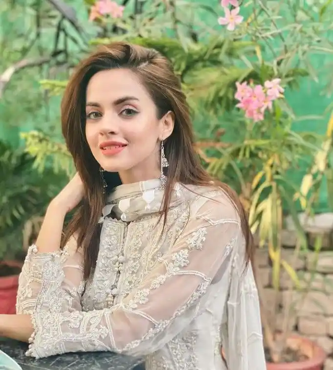 Cute Girl Pic for Instagram