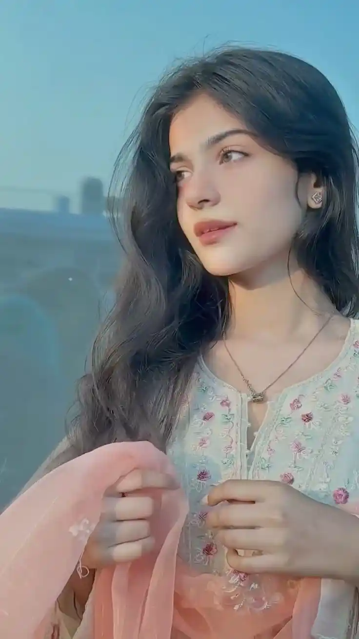 Cute Girl Pic for Instagram