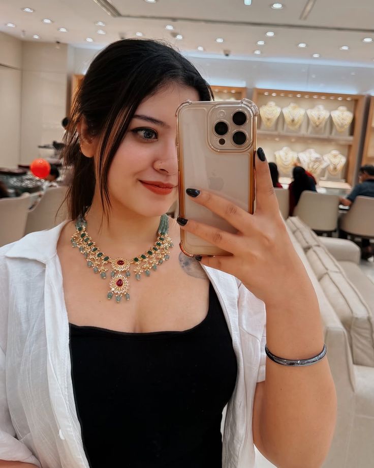 Cute Girl Pic for Instagram