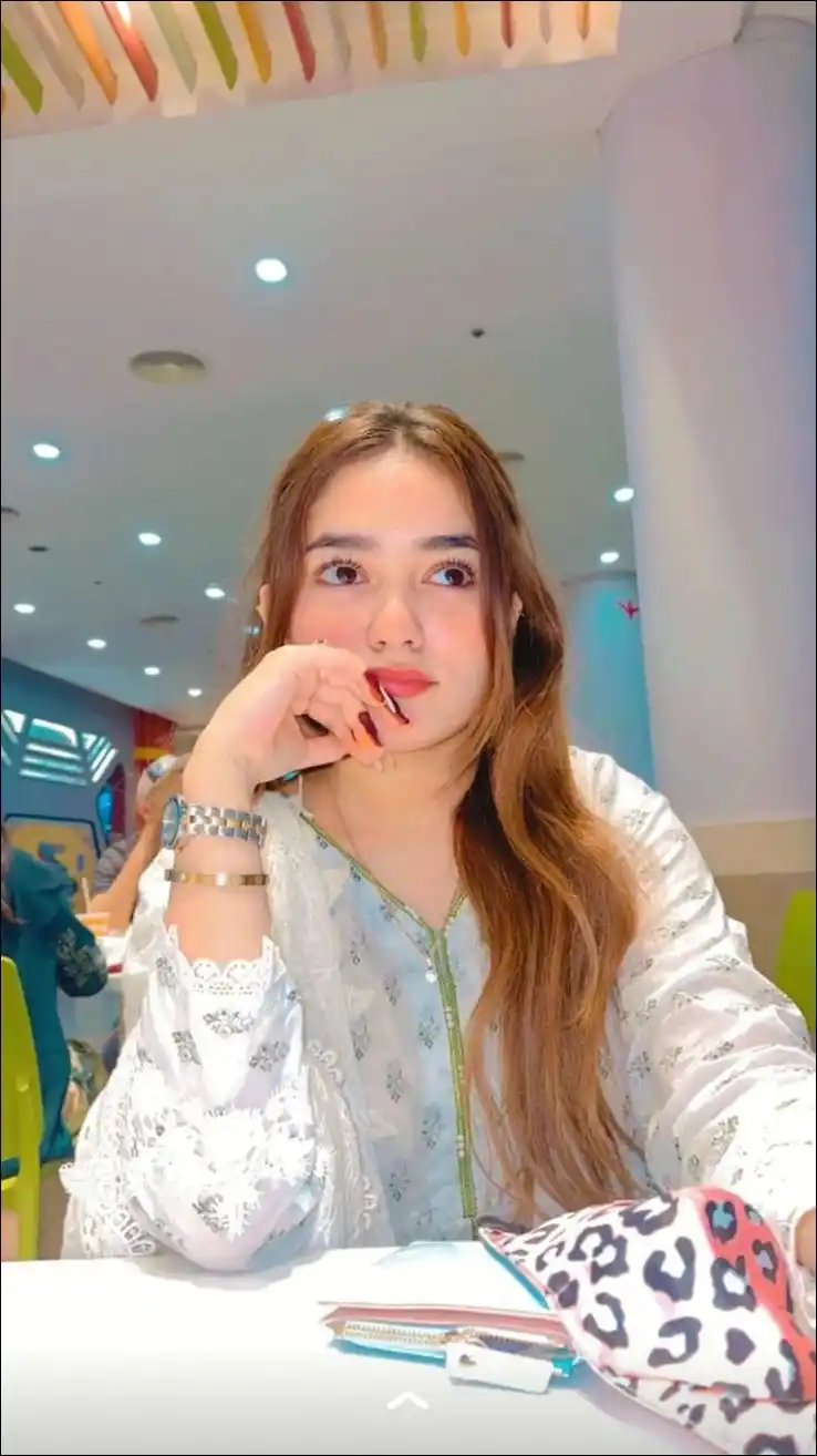 Cute Girl Profile Pictures