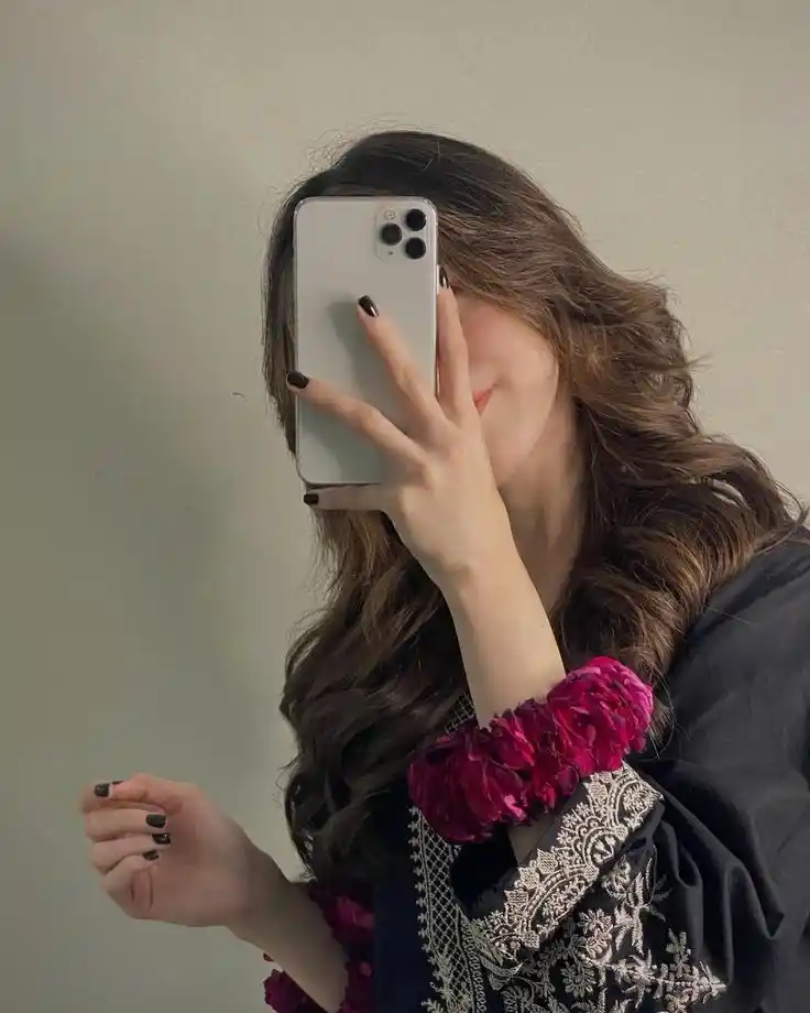 Cute Girls Dp for WhatsApp