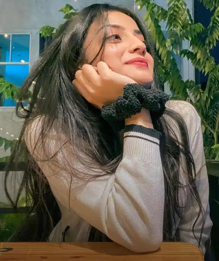 Cute Girls Dp for WhatsApp