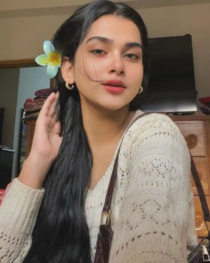 Cute Girls Dp for WhatsApp