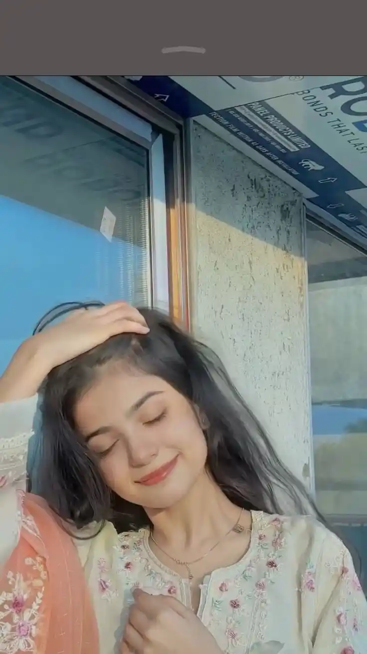 Cute Girls Dp for WhatsApp