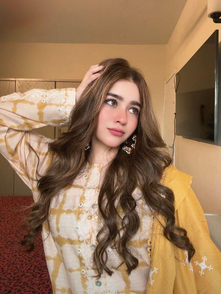 Cute Girls Dp for WhatsApp