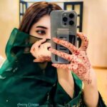 Hide Face Girl Pic for Instagram