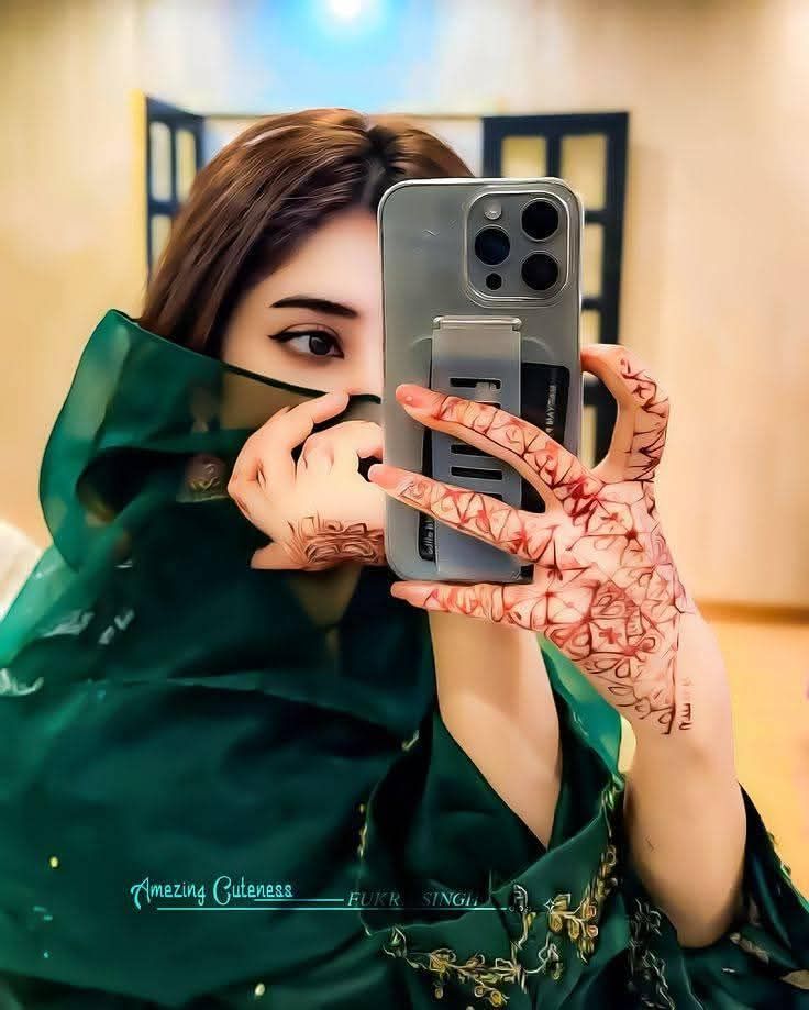 Hide Face Girl Pic for Instagram