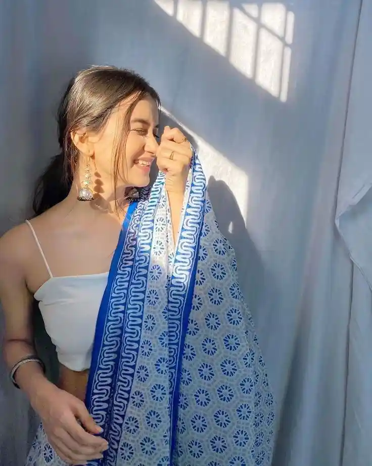 Real Girl Hide Face Photo DP