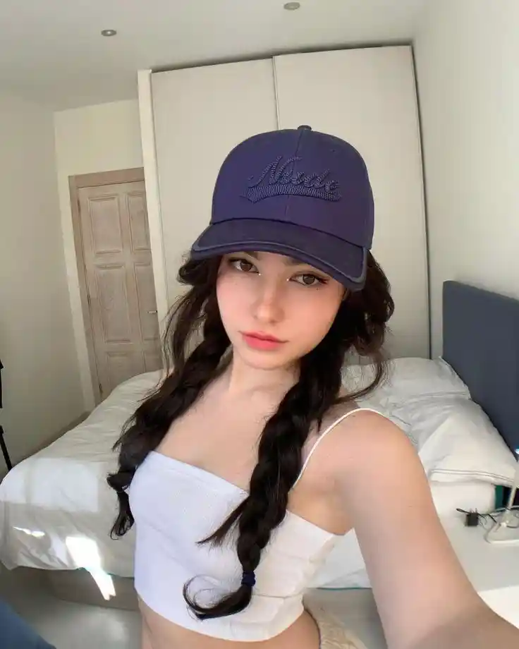 Real Girl Hide Face Photo DP