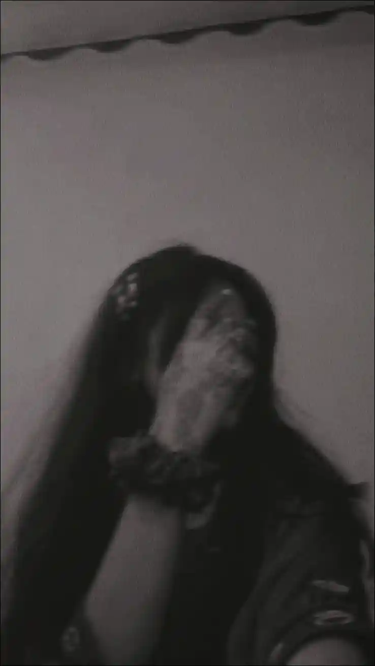 Real Girl Pic Hide Face