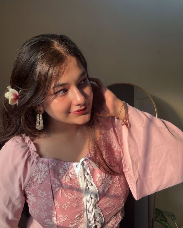 Real Girl Pic Hide Face