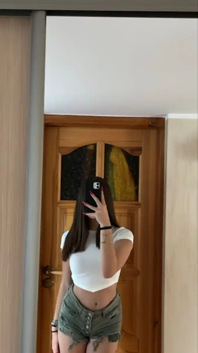 Real Hide Face Girl Pic