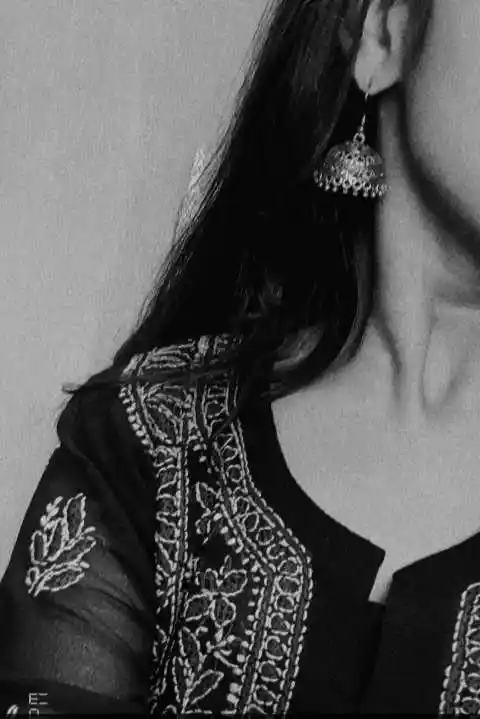 Real Hide Face Girl Pic