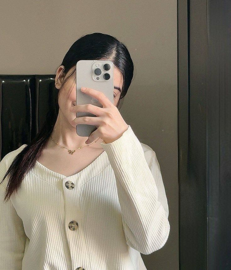 Real Hide Face Girl Pic