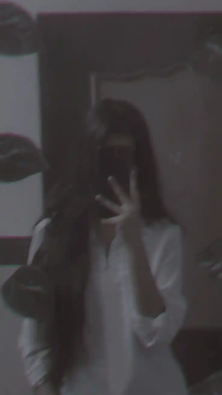 Real Hide Face Girl Pic