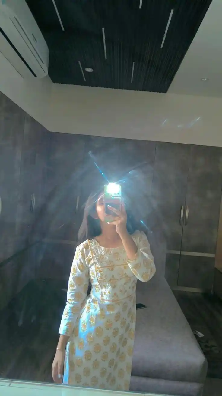 Real Hide Face Girl Pic