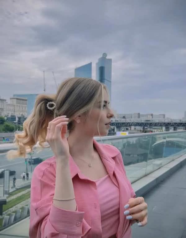 Stylish Real Girl Pic