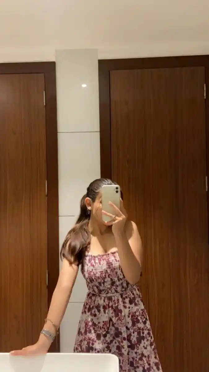 and Real Hide Face Girl Dp for Whatsapp